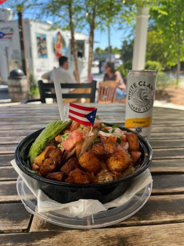 🇵🇷 We’re clawing our way towards the weekend with a little help from Xavi Davi!