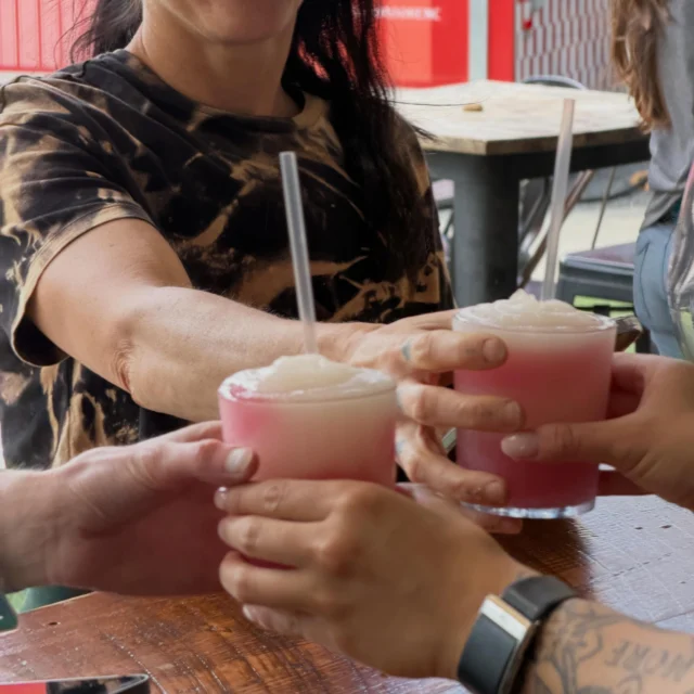 🍹 The perfect hand off to start the day!