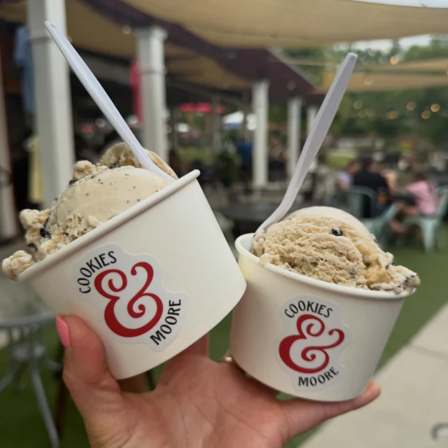 Some days just call for a little two-step to save the day! @cookiesandmoorenc to the rescue!