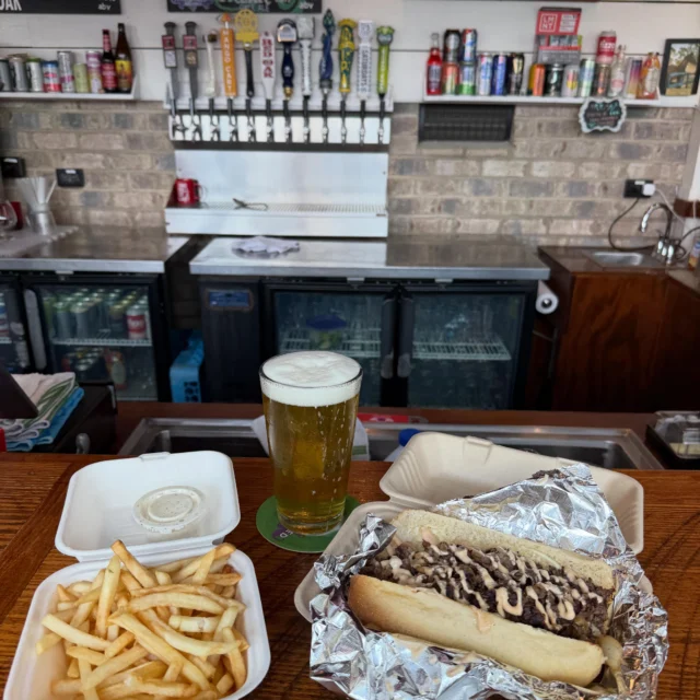 🍺 Dynamic dinner duo turned trio bridge us into the weekend thanks to Tanglewood Farm.