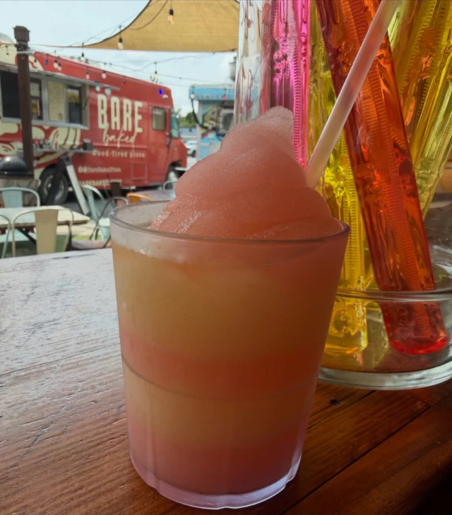 🍹Swirling our way through this Monday!