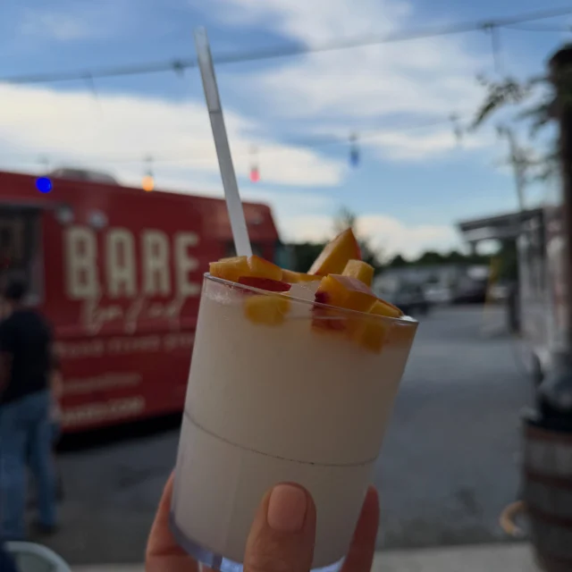 🍑 Sunday share! It’s the perfect day to try our 🍑 Peach Mojito Frosecco! We’re hopeful to get your vote for the peach week competition! 

@homeofamericangolf