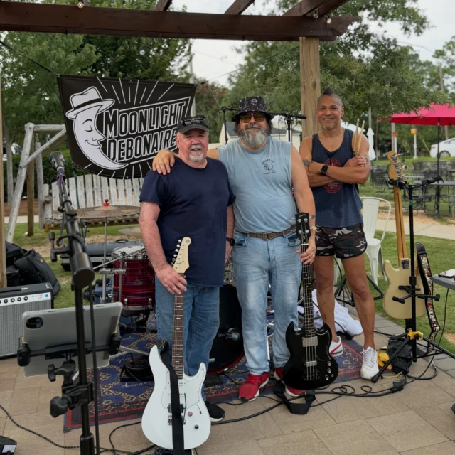 🎸 Moonlight Debonaires are about to take the stage they are live 6-9! The clouds rolled in to cool it down for live jams!