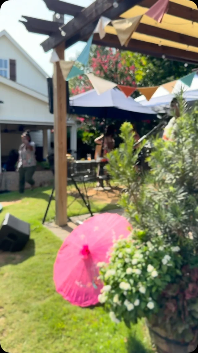 🎤 Miss Candice just took the femme fest stage! There’s so much beauty behind the mic today!