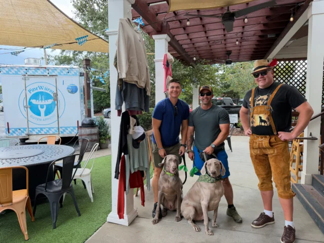 🇩🇪 It’s going to be a PAWsome afternoon! All the Germans agree! Pet parade is at 3, 3:30 pet | owner parade, 4:00 costume contest!