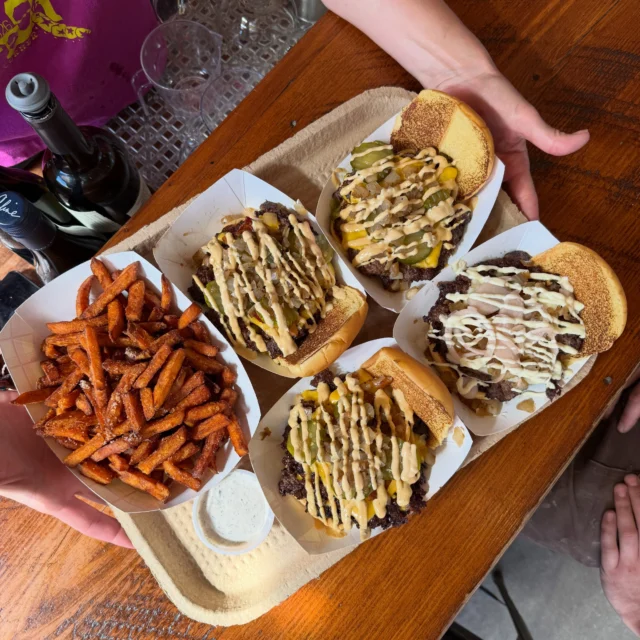 Impactful 🍔 Lunch tray served! 

@impact.burger