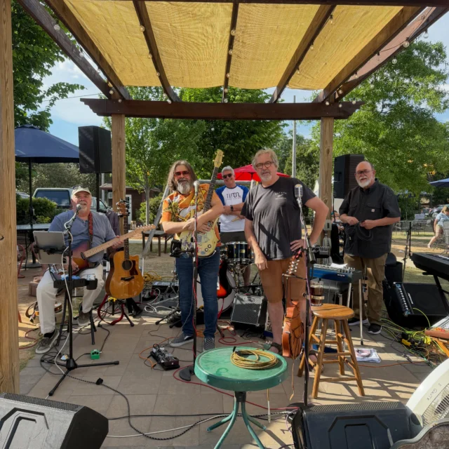 🎶 Scott Grote and Friends are up next for Saturday sounds at Red’s!!
