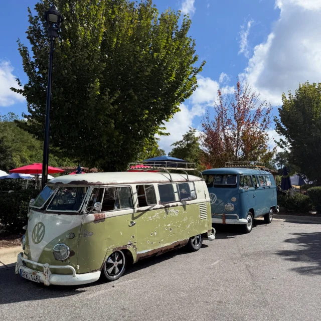 🤛 Punch buggy! We love to see all the ways you roll into Red’s!